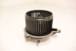 Мотор вентилятора отопителя (печки) IVECO Daily 3 06->